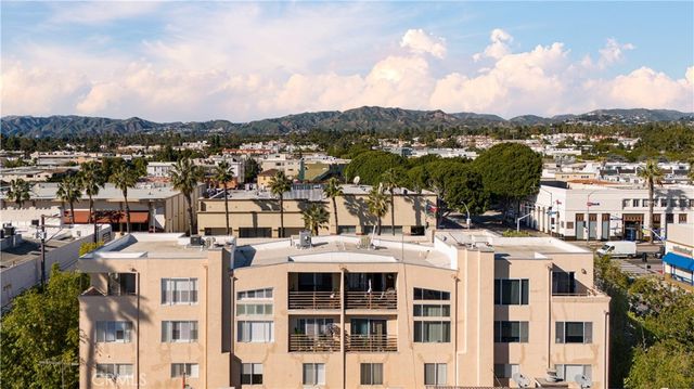 $1,849,000 | 1214 14th Street, Unit 203, Santa Monica, CA 90404