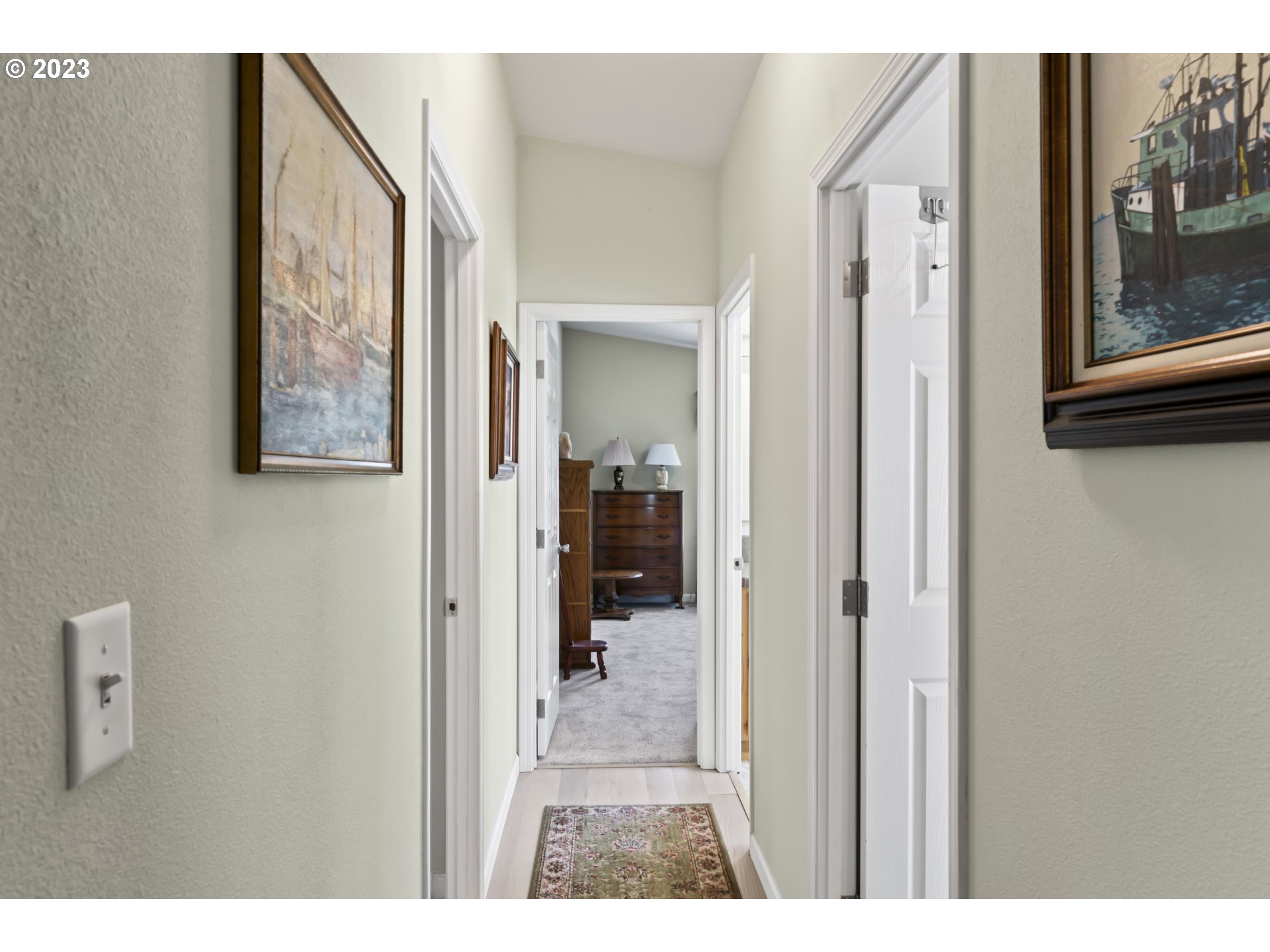 175 Florentine Avenue Florence, OR 97439 - Photo 13 of 27 a view of a bathroom from a hallway