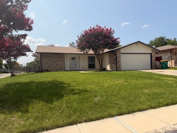 $1,795 | 637 Jamie Sue Drive, Converse, TX 78109