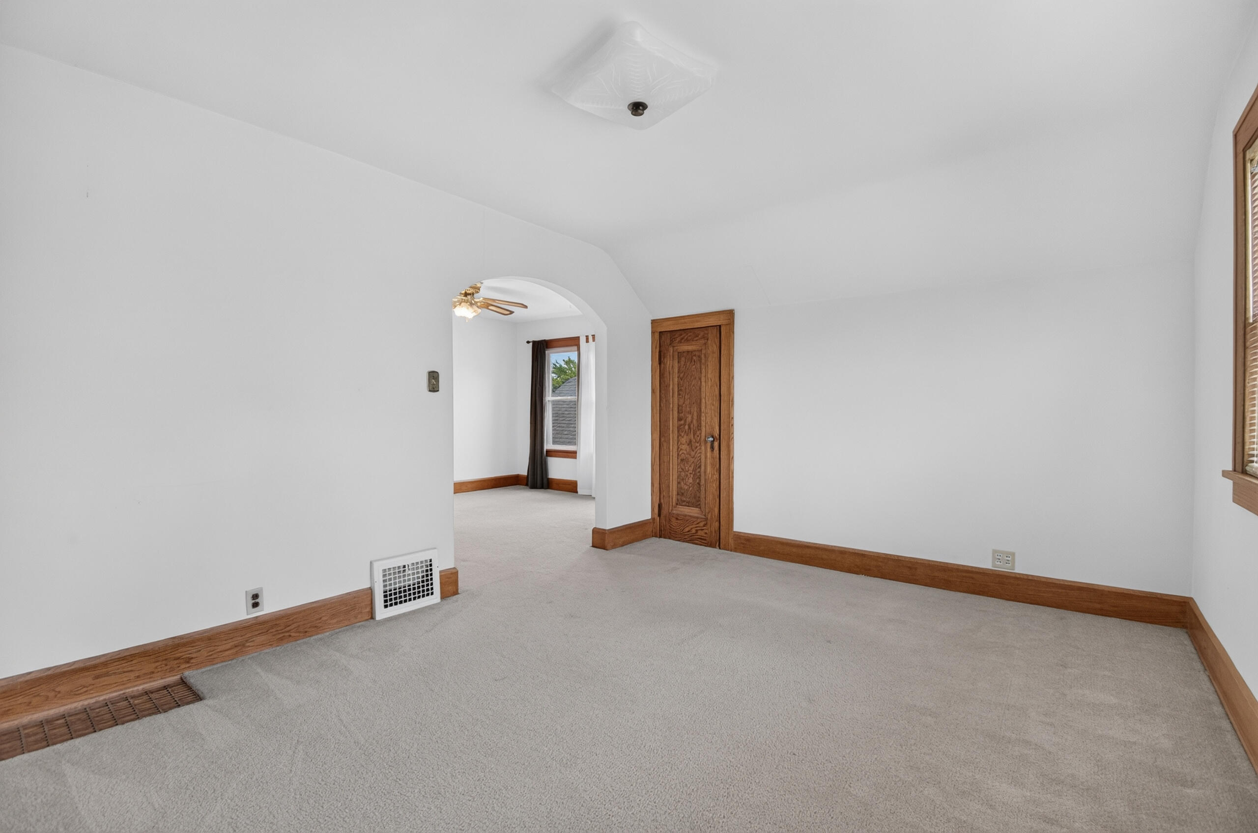 2419 Geneva Street Racine, WI 53402 - Photo 34 of 44 Upper