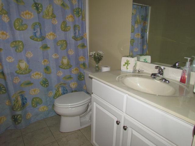 3676 Big Springs Road Lebanon, TN 37090 - Photo 10 of 20 The second full bath has a single vanity and shower/tub combo.