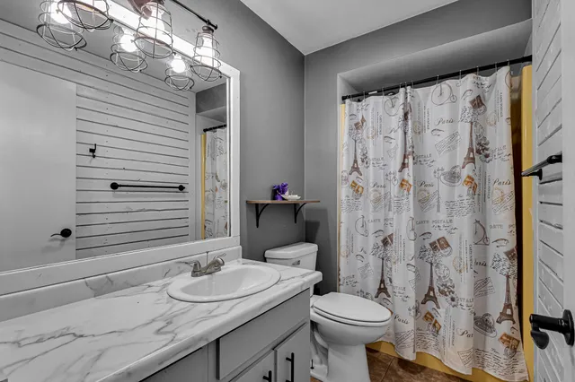 $299,900 | 1718 Acorn Court, Menasha, WI 54952