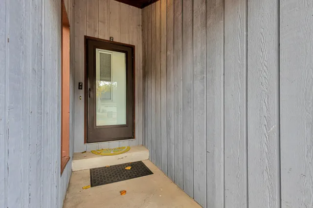 $299,900 | 1718 Acorn Court, Menasha, WI 54952