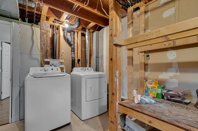 $299,900 | 1718 Acorn Court, Menasha, WI 54952