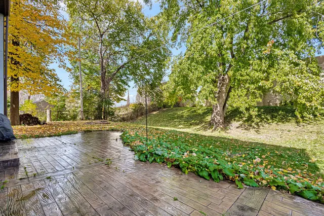 $299,900 | 1718 Acorn Court, Menasha, WI 54952