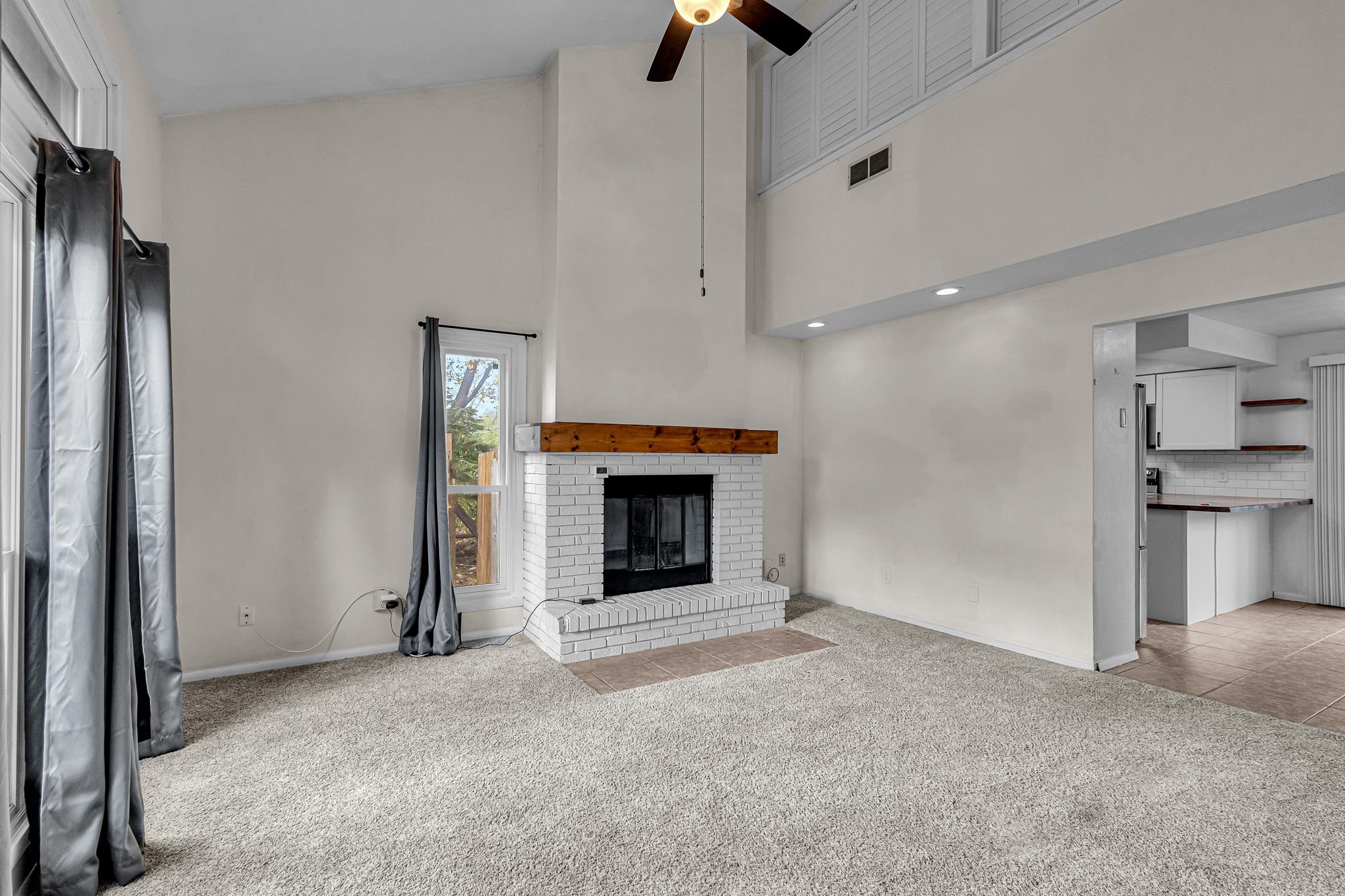 1718 Acorn Court Menasha, WI 54952 - Photo 4 of 45