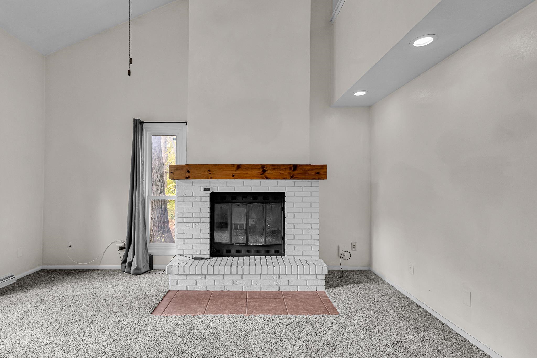 1718 Acorn Court Menasha, WI 54952 - Photo 6 of 45