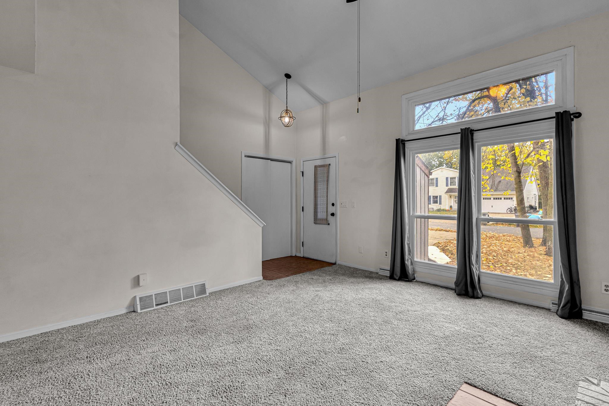 1718 Acorn Court Menasha, WI 54952 - Photo 7 of 45