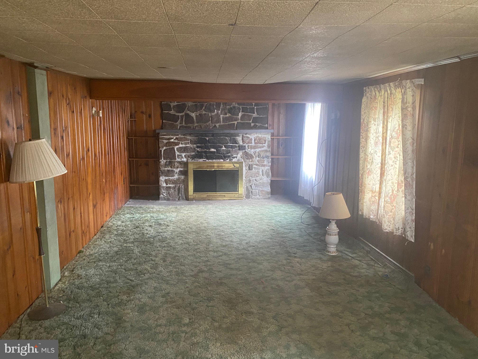 2413 Quarry Road Lebanon, PA 17046 - Photo 11 of 16 Living Room