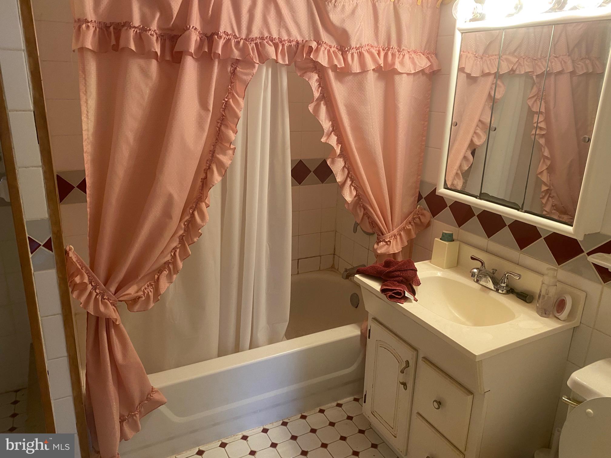 2413 Quarry Road Lebanon, PA 17046 - Photo 16 of 16 Bathroom