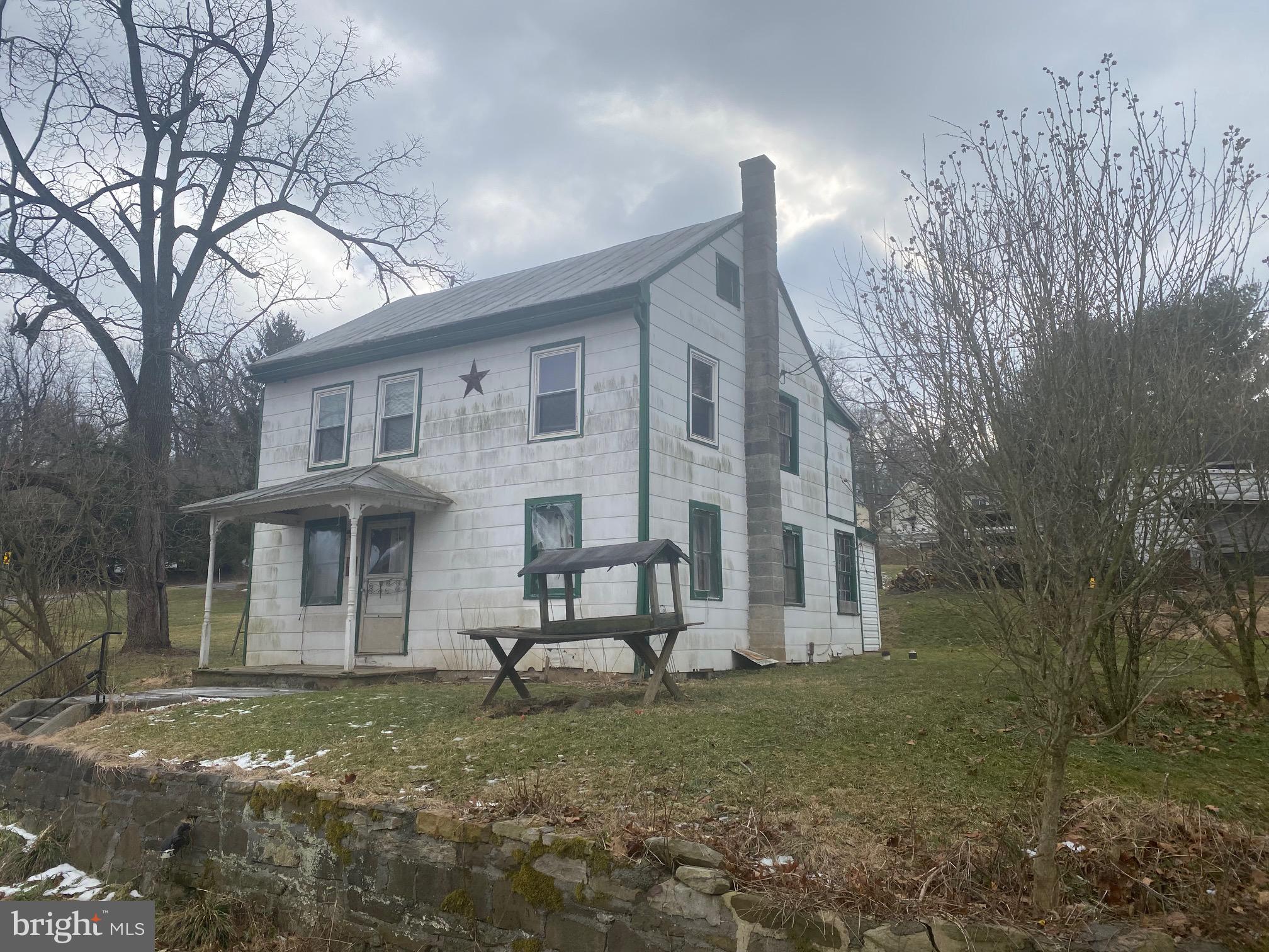2413 Quarry Road Lebanon, PA 17046 - Photo 2 of 16 Side View