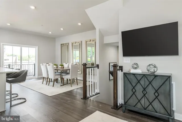 $494,990 | 19756 Canopy Loop, Unit 328D, Montgomery Village, MD 20886