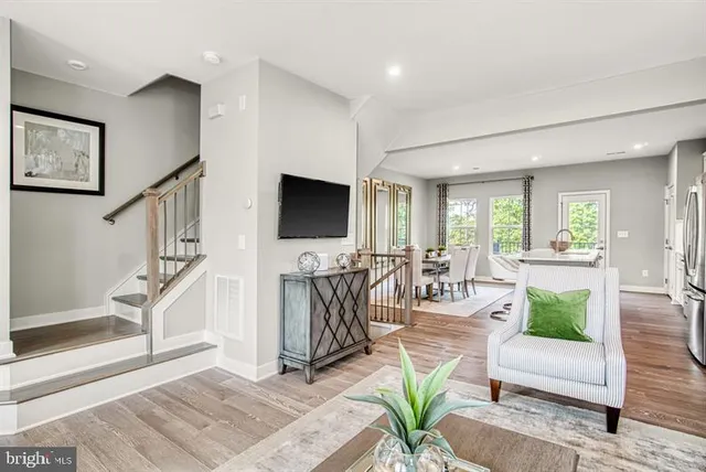 $494,990 | 19756 Canopy Loop, Unit 328D, Montgomery Village, MD 20886