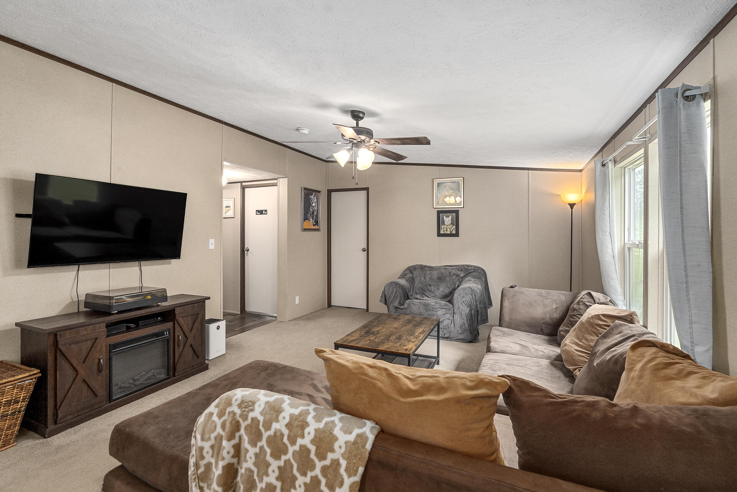 5220 Festival Trail Road Salley, SC 29137 - Photo 14 of 46 ©MeghannPadgett_5220FestivalTrailRd-19