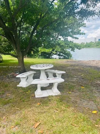 $2,000 | Davie, Davie, FL 33314