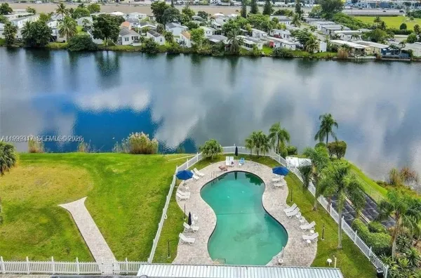 $2,000 | Davie, Davie, FL 33314