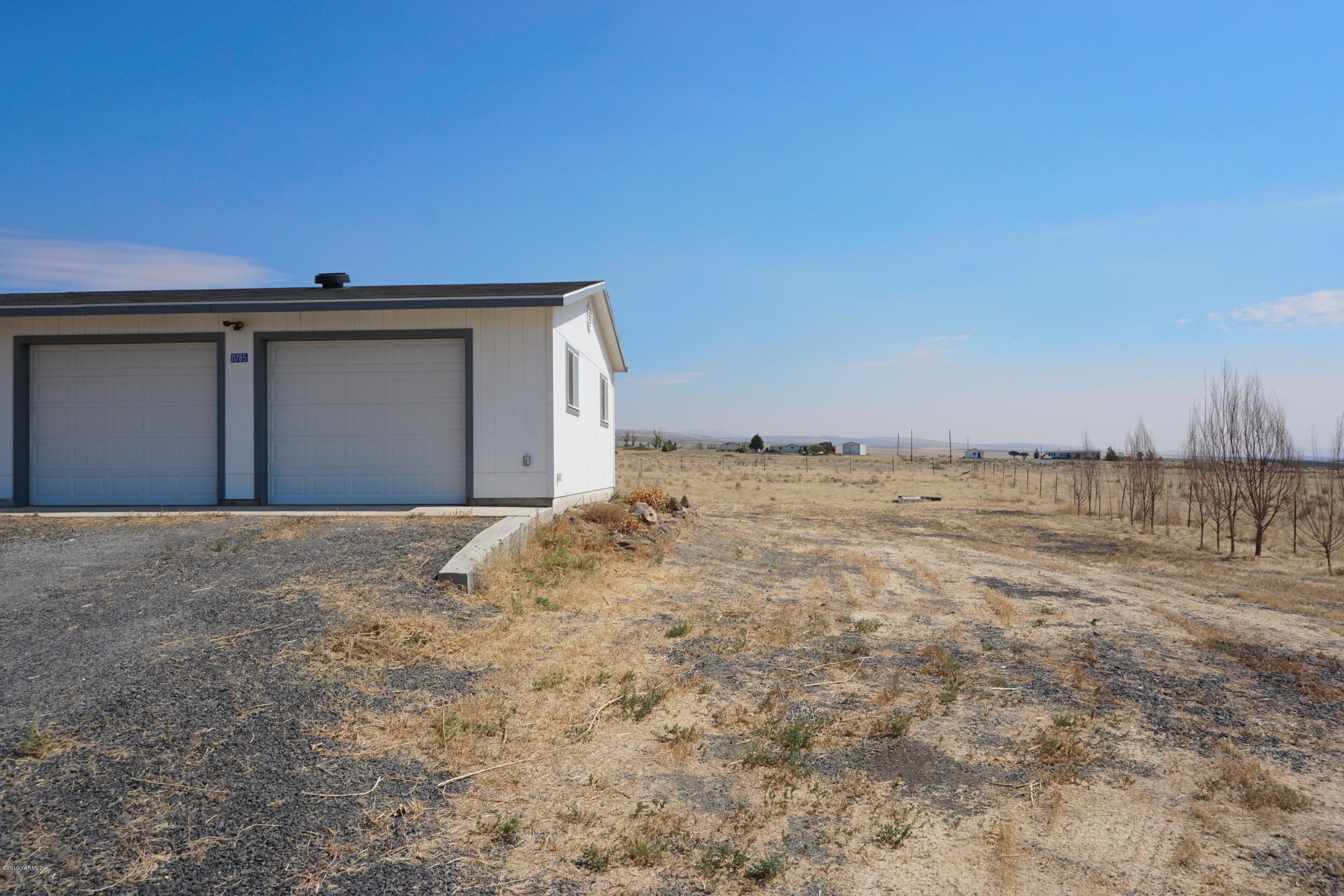 11785 Postma Road Moxee, WA 98936 - Photo 19 of 22