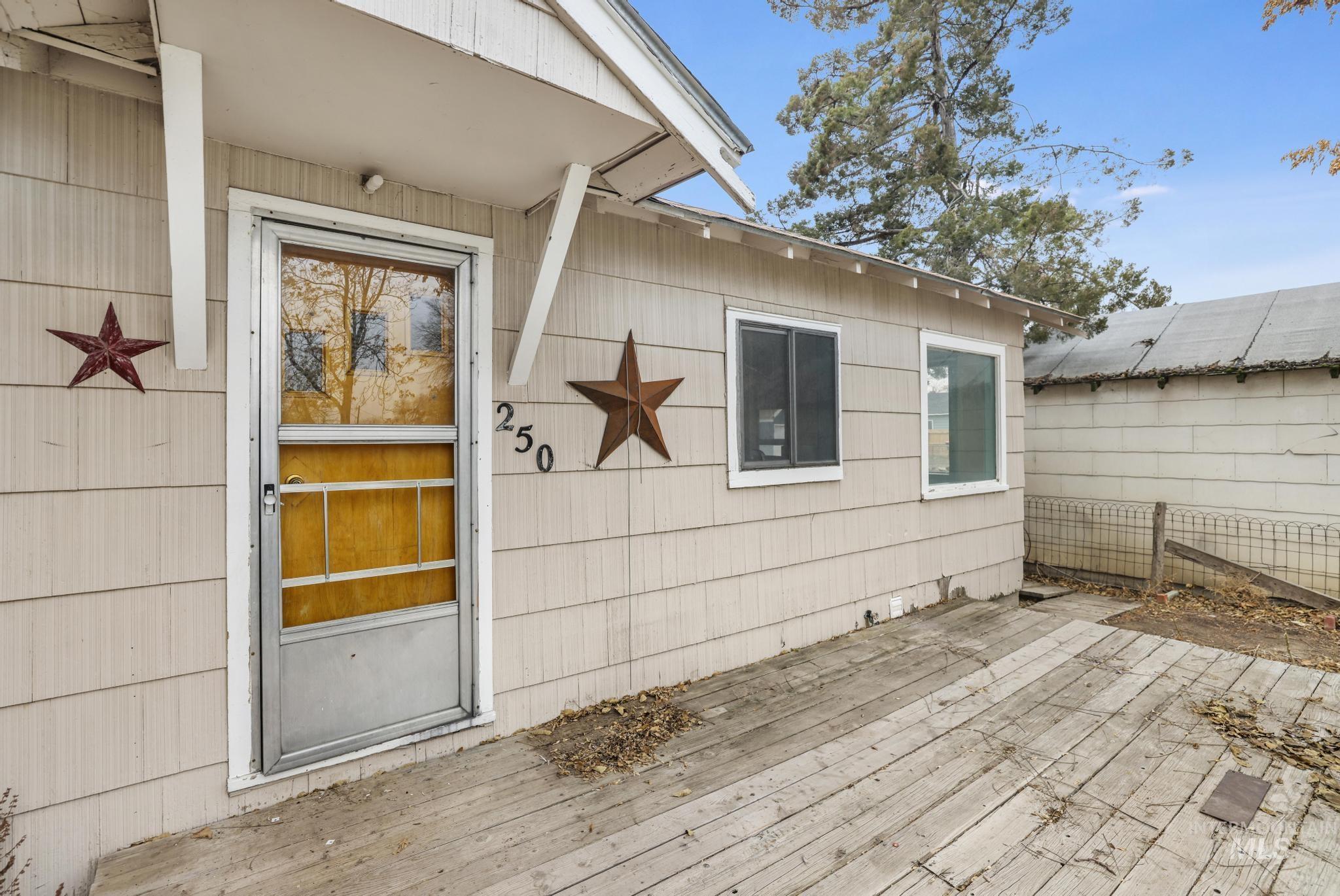 250 Elm Street Twin Falls, ID 83301 - Photo 7 of 28 View of wooden deck