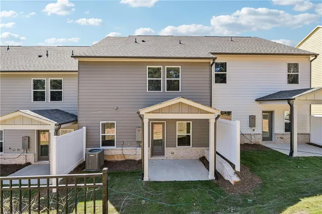 $324,900 | 5325 Frontier Court, Flowery Branch, GA 30542