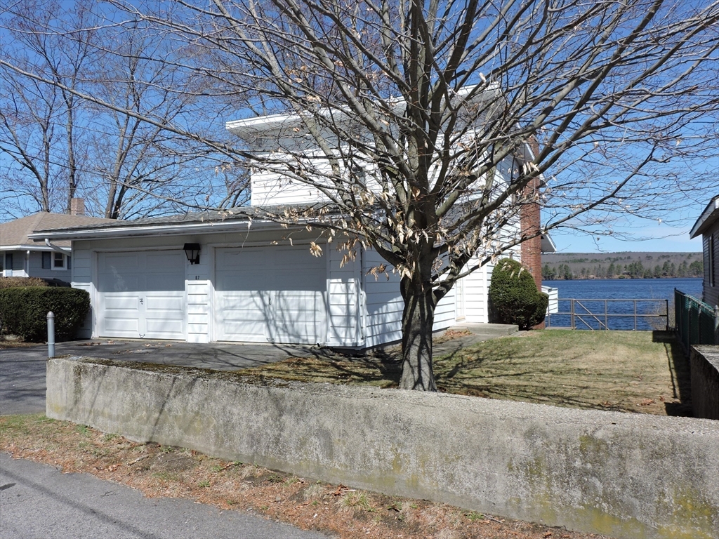 67 Birch Island Road Webster, MA 01570 - Photo 5 of 42 Gallery Image 5