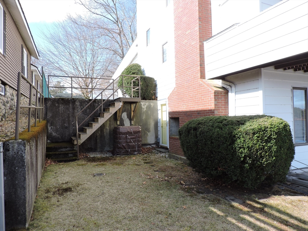 67 Birch Island Road Webster, MA 01570 - Photo 7 of 42 Gallery Image 7