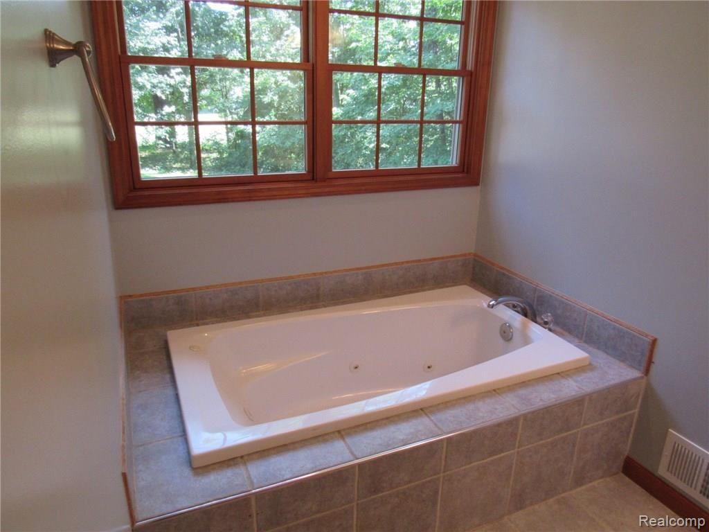 5044 Bradley Road Gregory, MI 48137 - Photo 20 of 47 IMG_1397.JPG