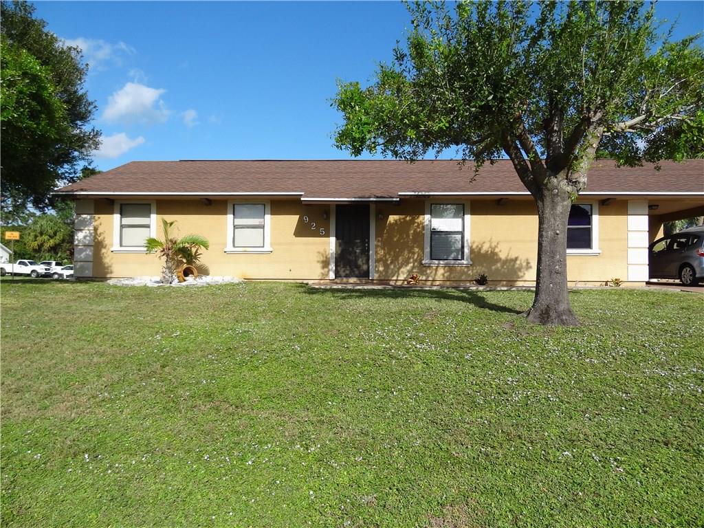 925 Southwest Del Rio Boulevard Port St. Lucie, FL 34953 - Photo 1 of 20 Gallery Image 1