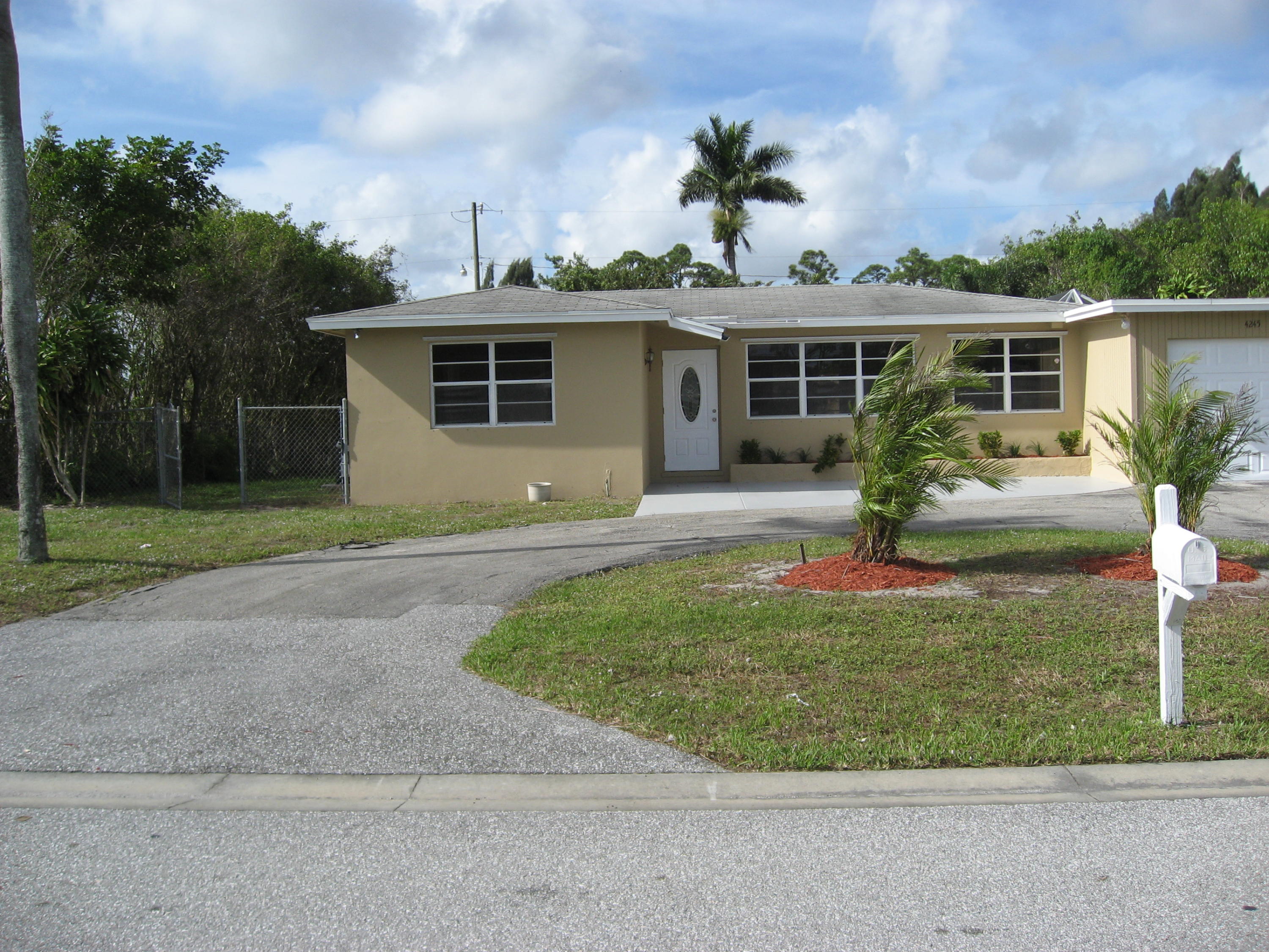 4245 Foss Road Lake Worth, FL 33461 - Photo 17 of 24 Foss Road 015