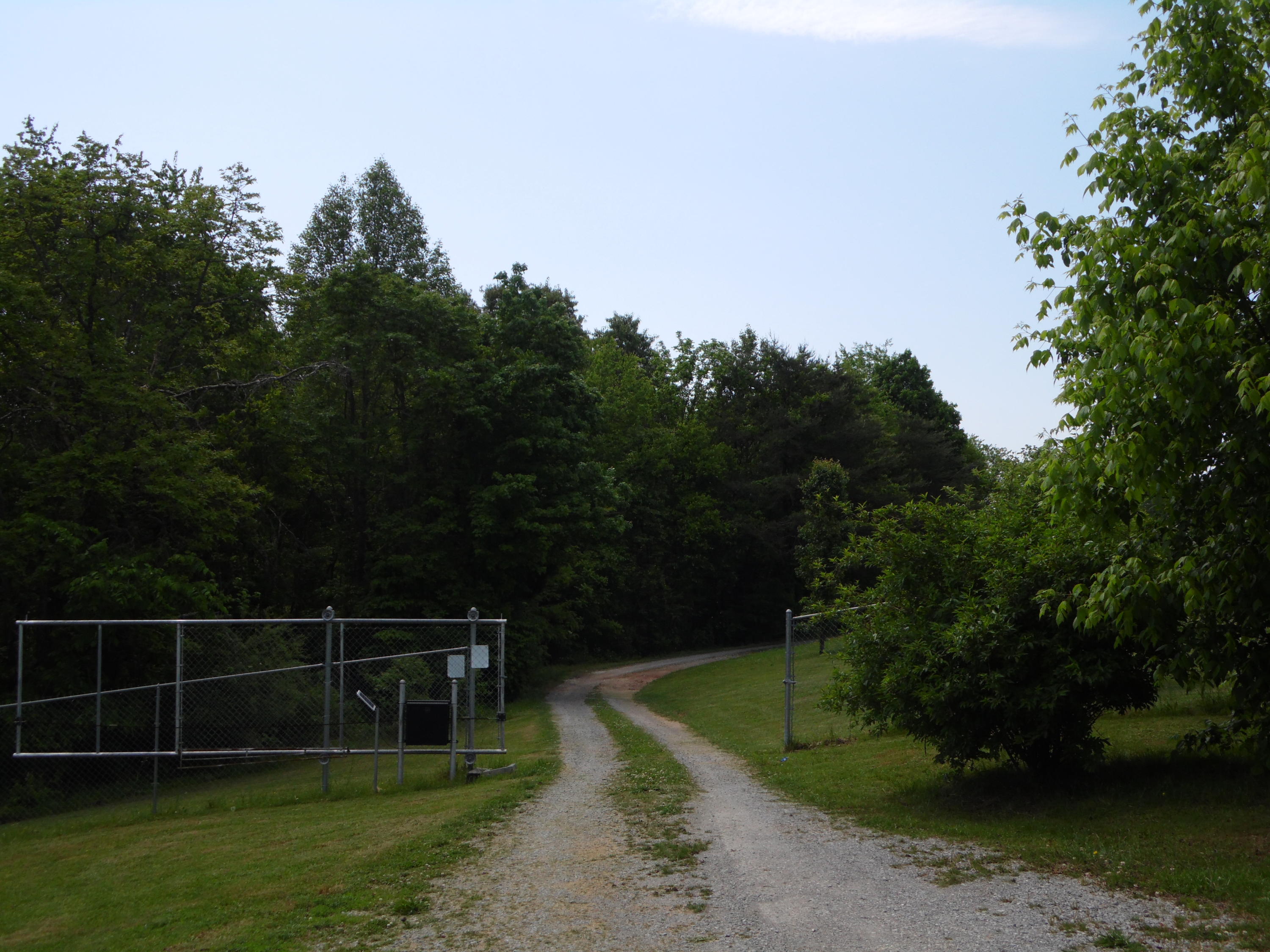 2849 Pinecrest Road Jacksboro, TN 37757 - Photo 10 of 26 entrance to property