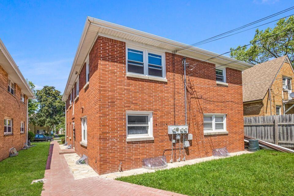 3308 South 26th Street, Unit 2 Milwaukee, WI 53215 - Photo 7 of 8 Exterior