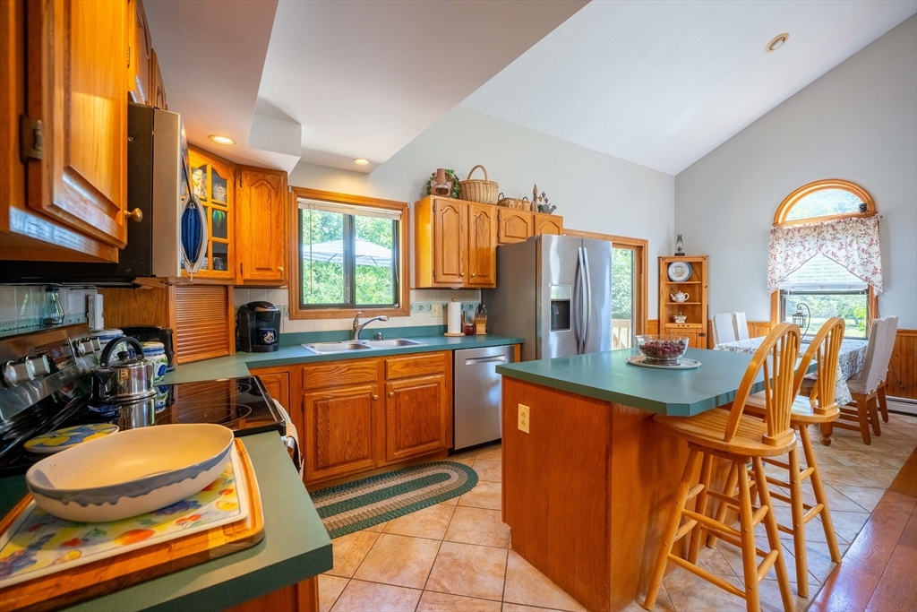 7 Heritage Road Acushnet, MA 02743 - Photo 6 of 16 Gallery Image 6