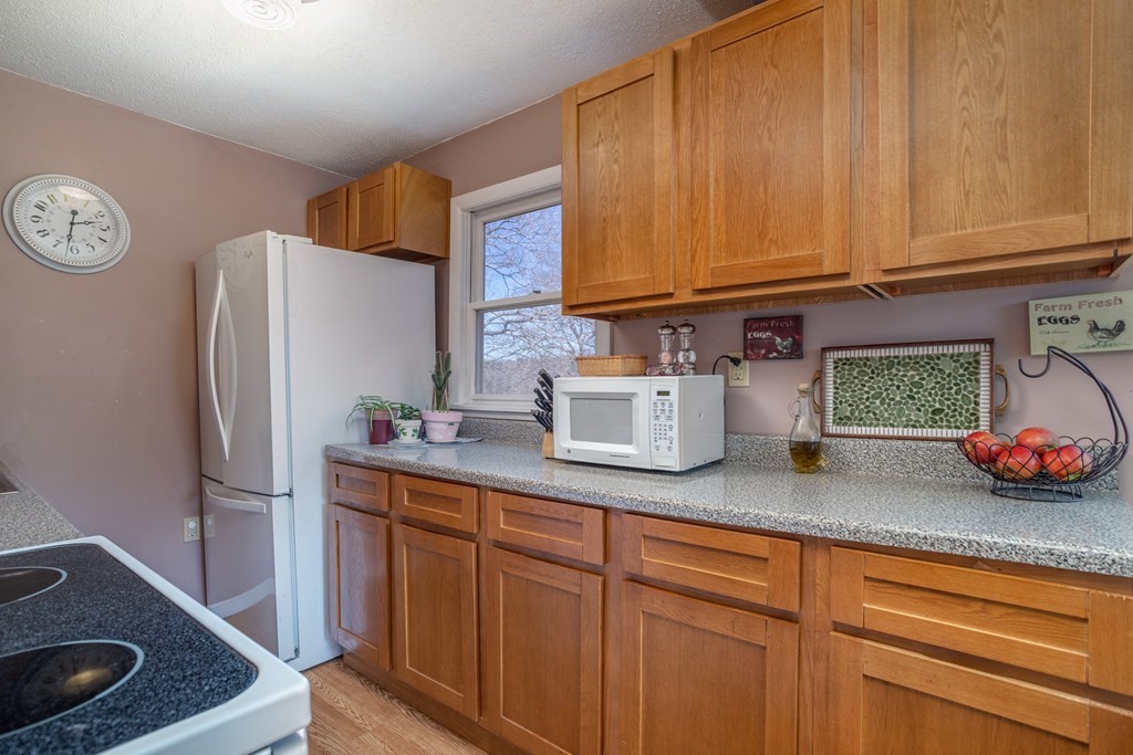 629 High Street Clinton, MA 01510 - Photo 13 of 25 Gallery Image 13