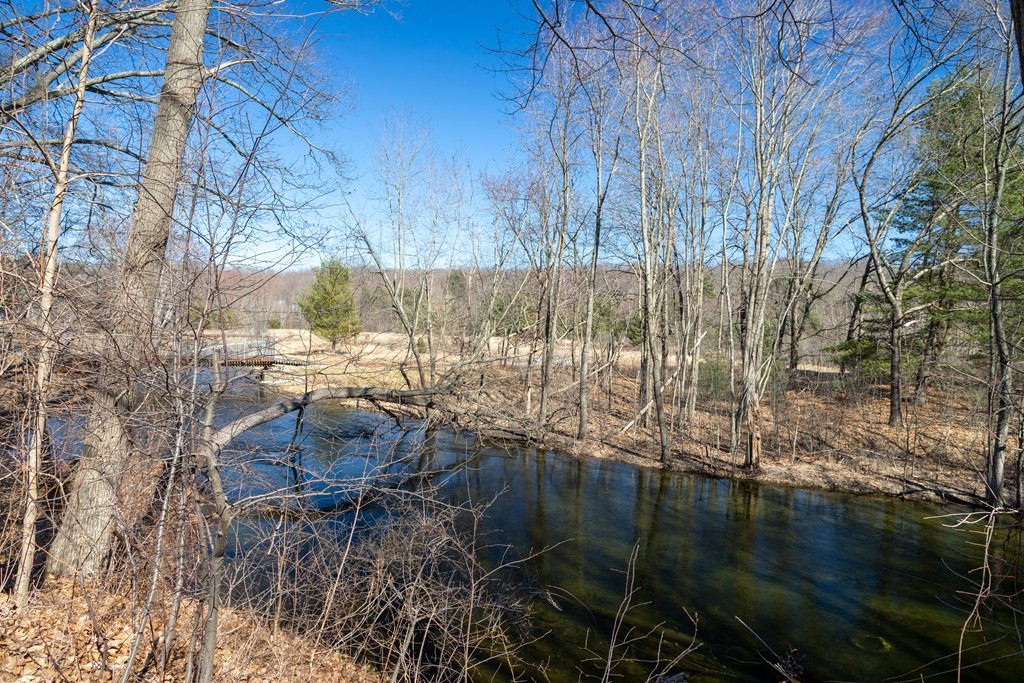 629 High Street Clinton, MA 01510 - Photo 5 of 25 Gallery Image 5