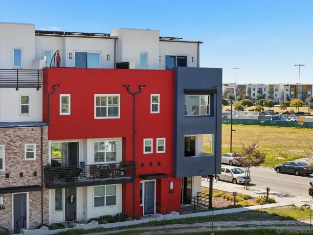 $899,999 | 1939 Minimalist Lane, Chula Vista, CA 91915