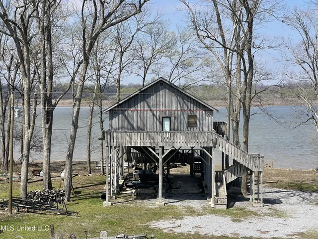 $250,000 | 2 Greenwood Miller Road, Beulah, MS 38726