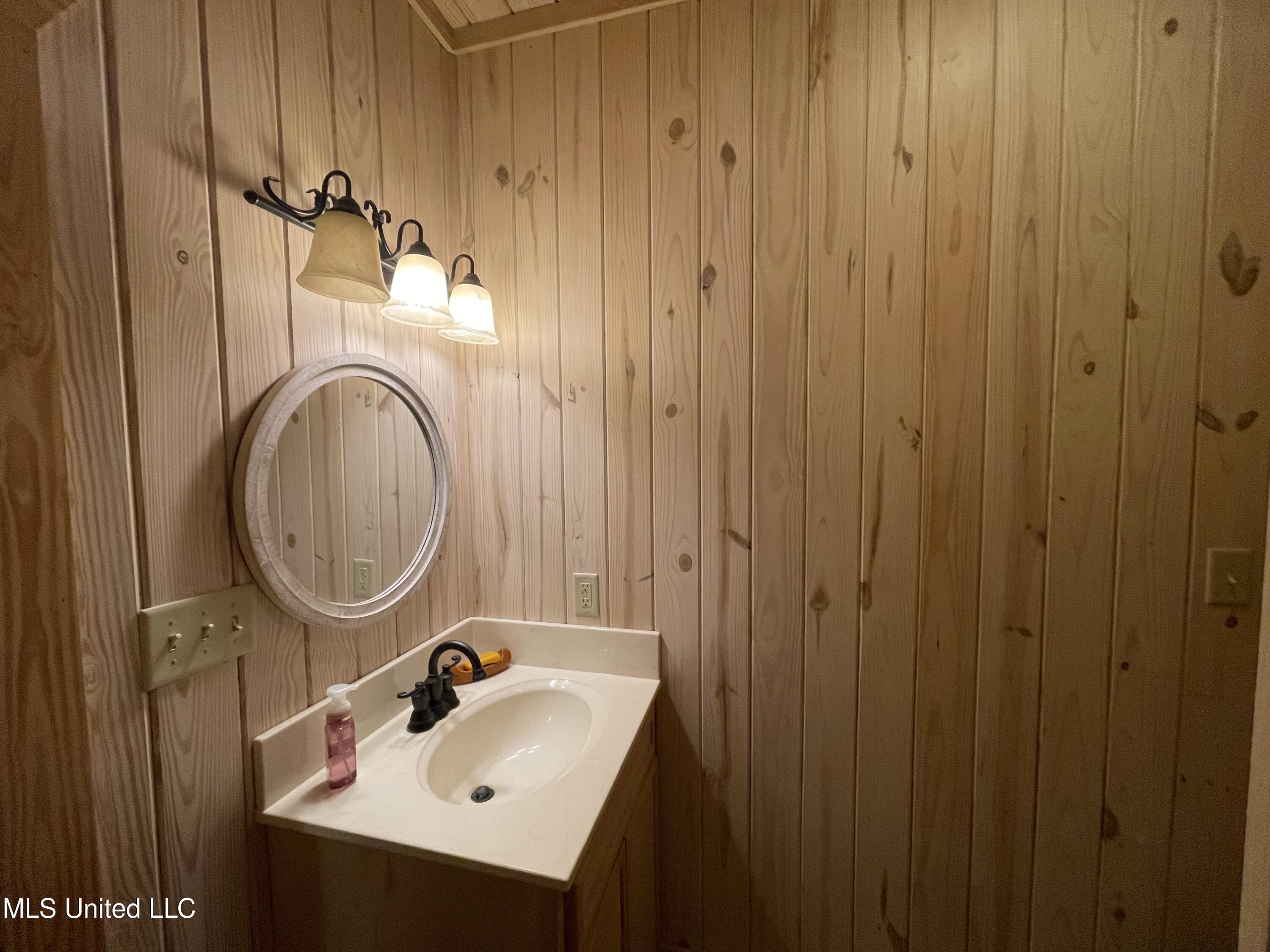 2 Greenwood Miller Road Beulah, MS 38726 - Photo 15 of 30 IMG_3735