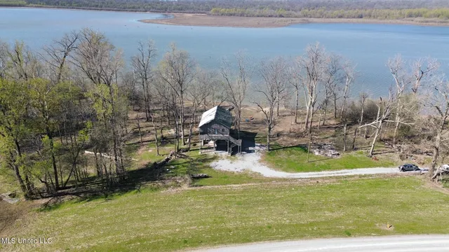 $250,000 | 2 Greenwood Miller Road, Beulah, MS 38726