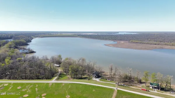 $250,000 | 2 Greenwood Miller Road, Beulah, MS 38726