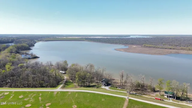 $250,000 | 2 Greenwood Miller Road, Beulah, MS 38726