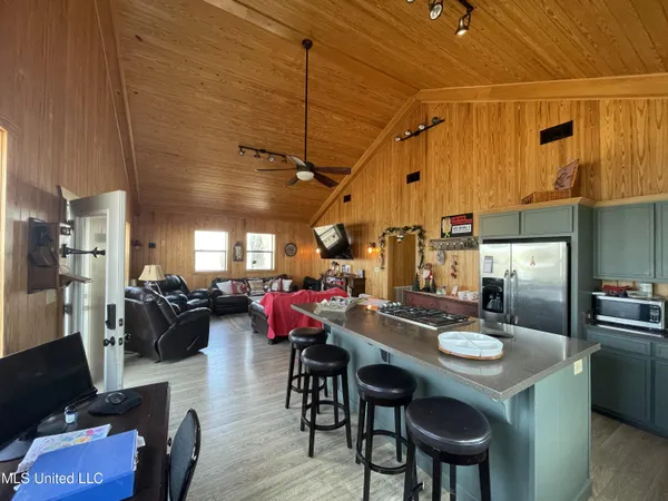 $250,000 | 2 Greenwood Miller Road, Beulah, MS 38726