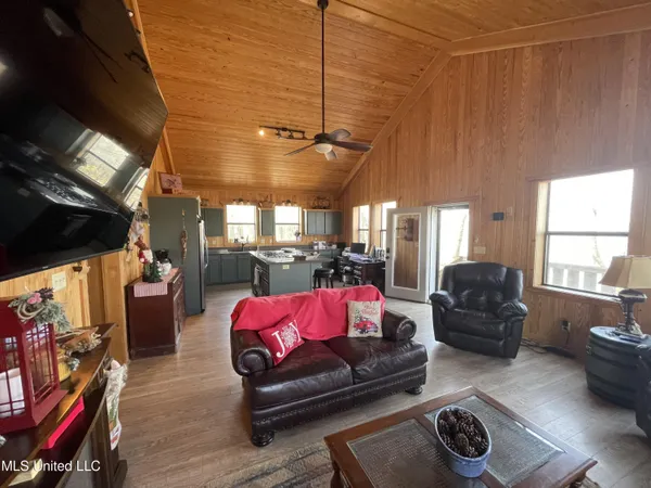 $250,000 | 2 Greenwood Miller Road, Beulah, MS 38726