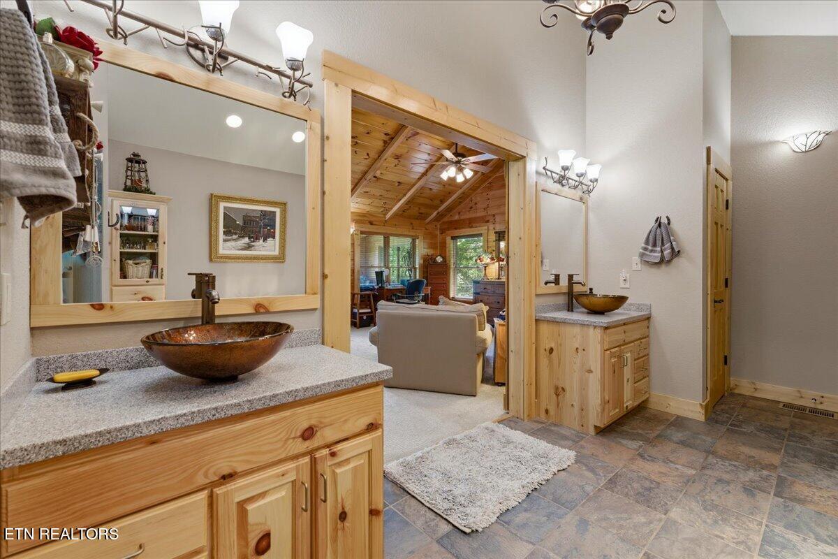 2732 Cayanne Road Cosby, TN 37722 - Photo 21 of 55 Primary Bath