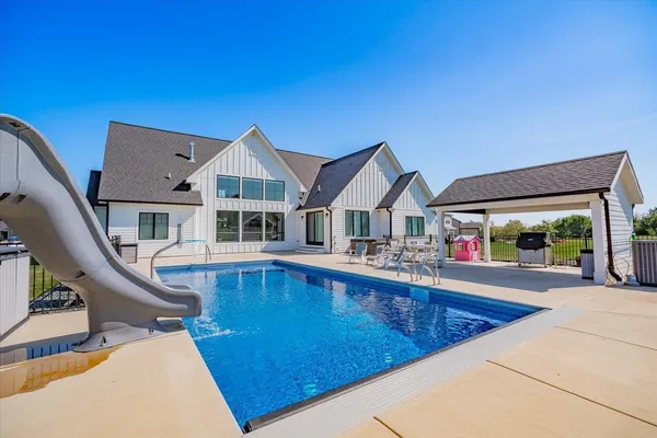 $1,424,000 | 2231 Wooded Rdg Trail, Cottage Grove, WI 53527