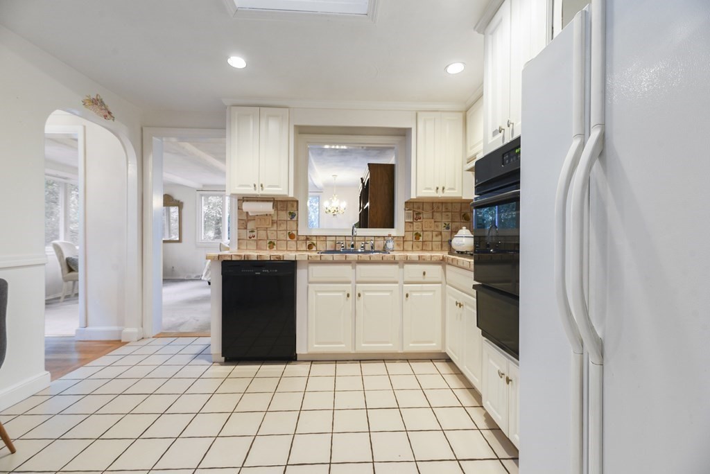 111 Amherst Road Braintree, MA 02184 - Photo 10 of 39 Gallery Image 10