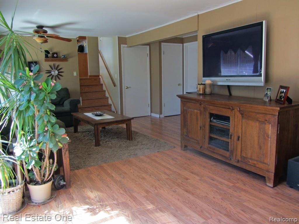 3821 Stonecrest Road West Bloomfield, MI 48322 - Photo 10 of 37 familyroom_edited-2.jpg