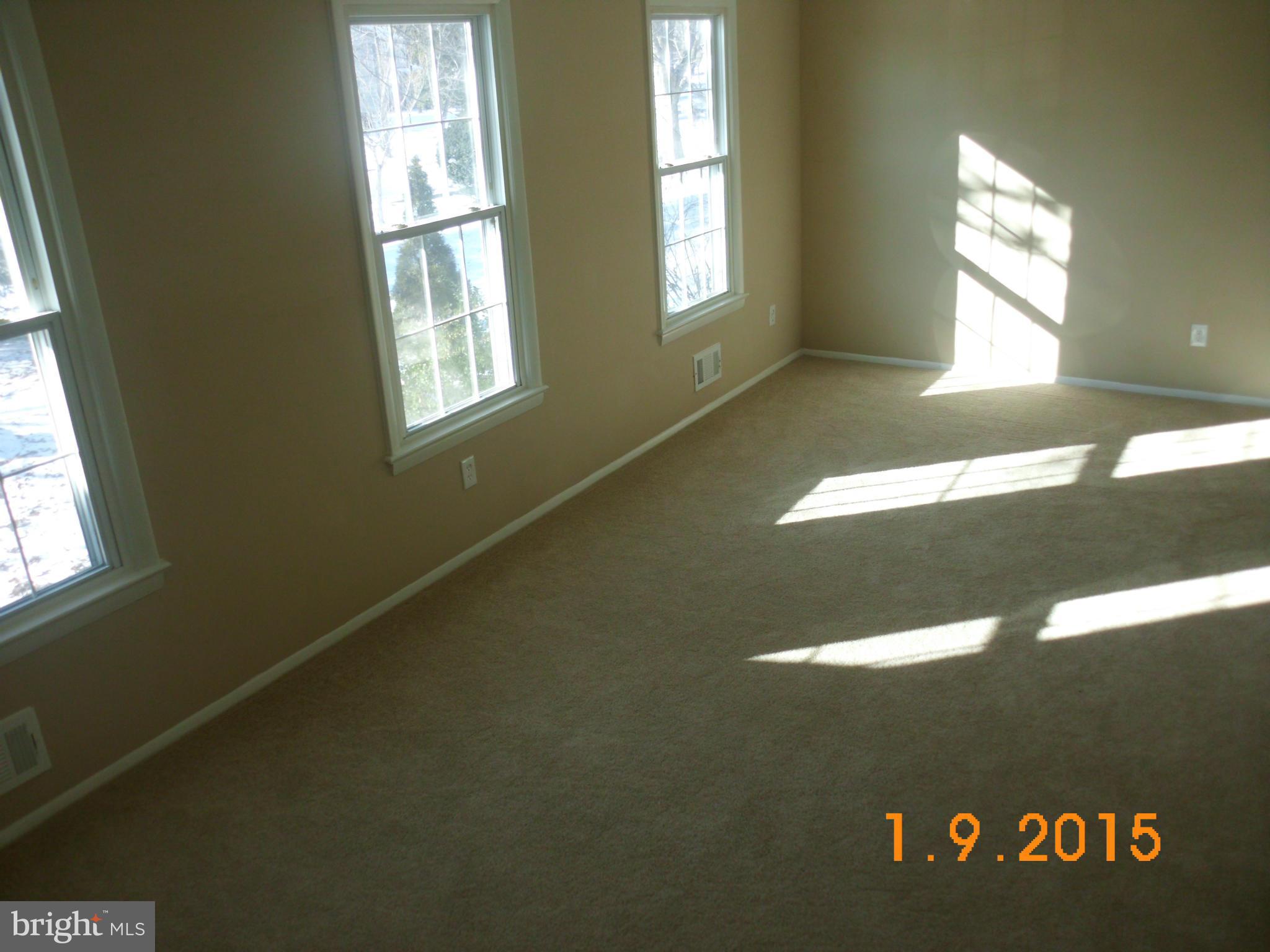 17301 Chiswell Road Poolesville, MD 20837 - Photo 26 of 30 Living Room