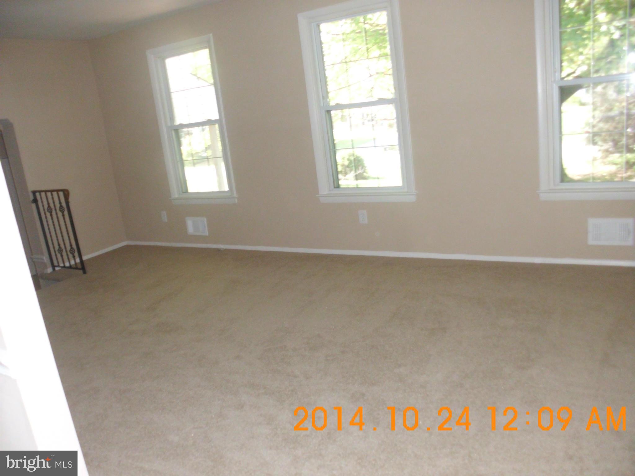 17301 Chiswell Road Poolesville, MD 20837 - Photo 5 of 30 Living Room