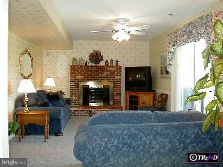 260 Greenview Road Yardley, PA 19067 - Photo 4 of 6 Gallery Image 4