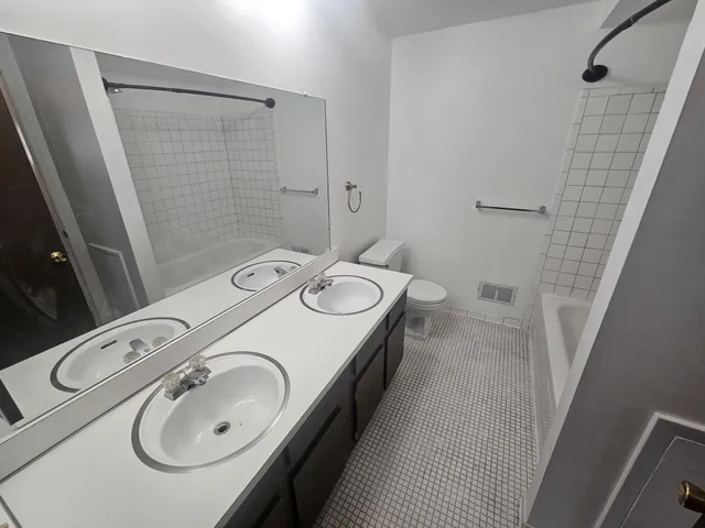 $1,800 | 13842 Keating Drive, Sterling Heights, MI 48312