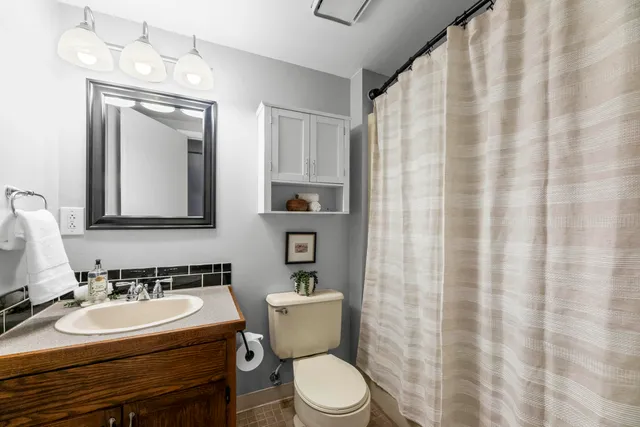 $485,000 | 909 York Imperial Drive, Oconomowoc, WI 53066